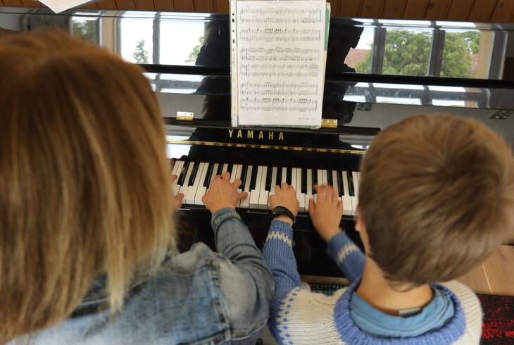 Egy�ttm�k�d�s a Zeneiskol�val 